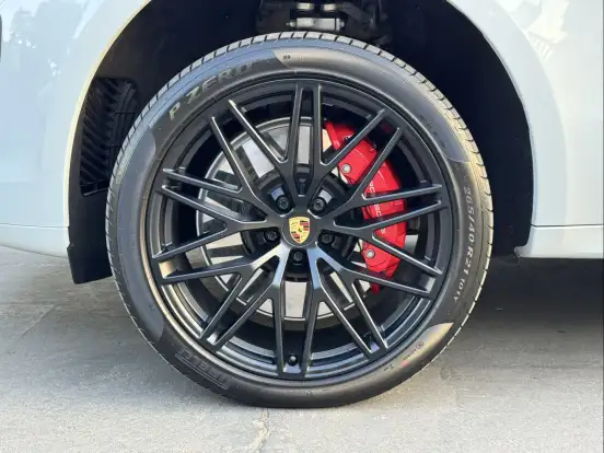 PORSCHE-MACAN-2024