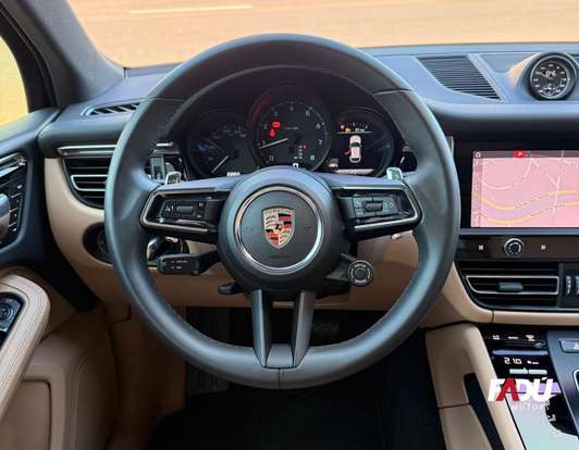 PORSCHE-MACAN-2024