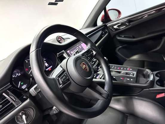 PORSCHE-MACAN-2023