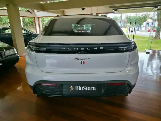 PORSCHE-MACAN-2025