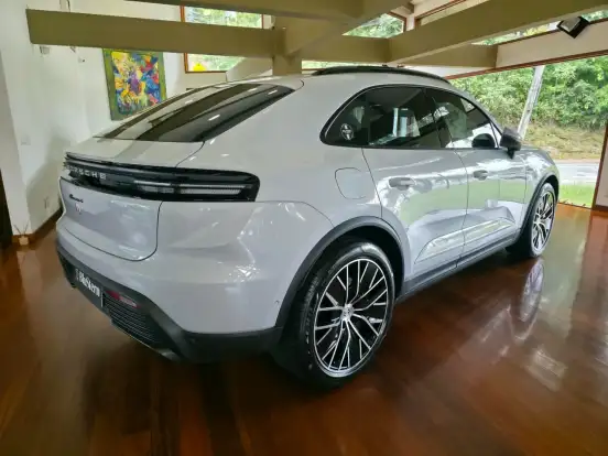 PORSCHE-MACAN-2025