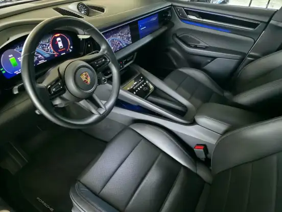 PORSCHE-MACAN-2025