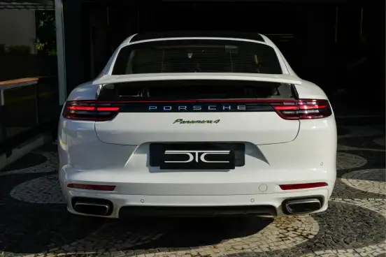 PORSCHE-PANAMERA-2017