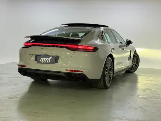 PORSCHE-PANAMERA-2023