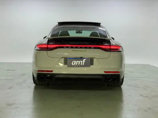 PORSCHE-PANAMERA-2023