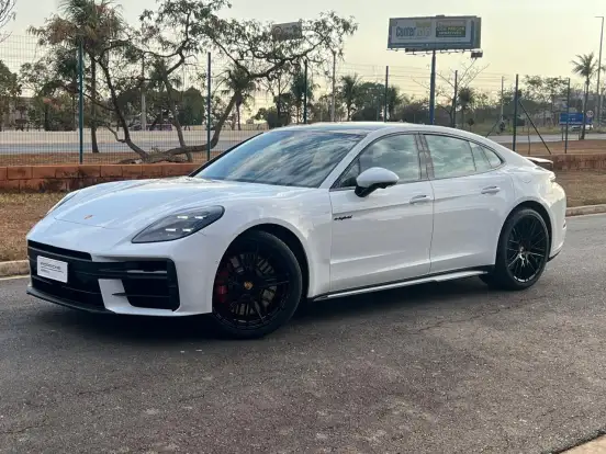 PORSCHE-PANAMERA-2025