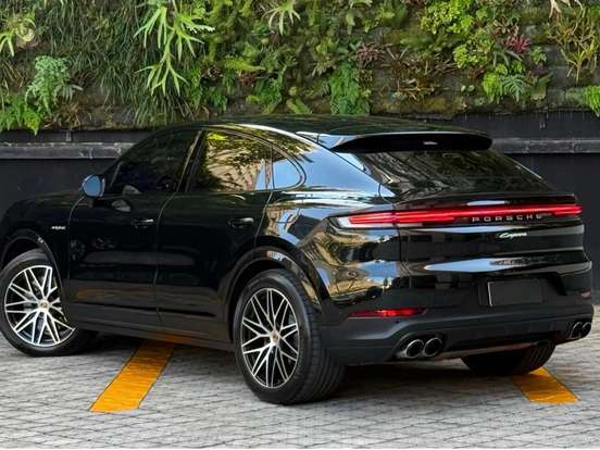 PORSCHE-CAYENNE-2024