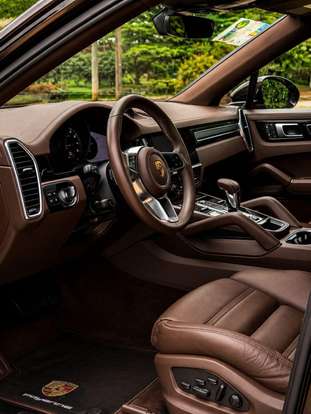 PORSCHE-CAYENNE-2022