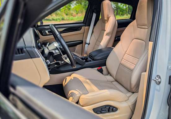 PORSCHE-CAYENNE-2022