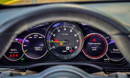 PORSCHE-CAYENNE-2022