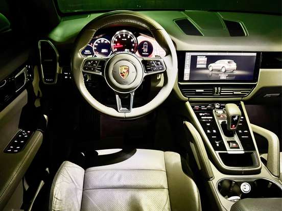 PORSCHE-CAYENNE-2018