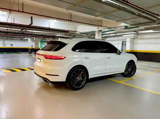 PORSCHE-CAYENNE-2018