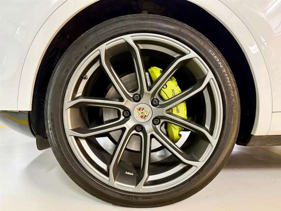 PORSCHE-CAYENNE-2018