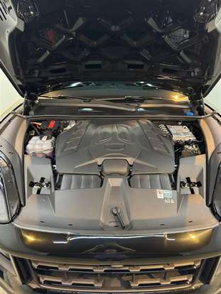 PORSCHE-CAYENNE-2025