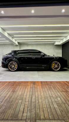 PORSCHE-CAYENNE-2022
