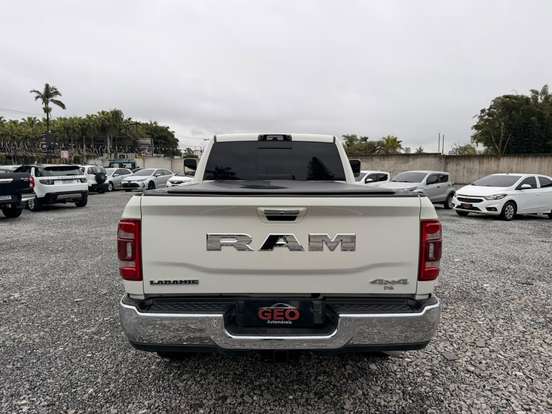 RAM-3500-6.7 I6 TURBO DIESEL LARAMIE CD 4X4 AUTOMÁTICO RAM-3500-2022
