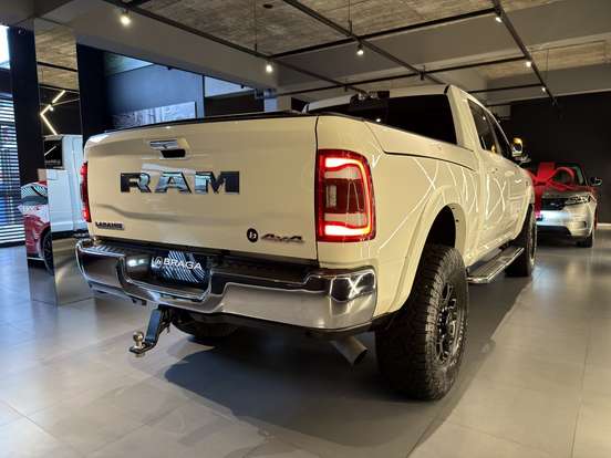 RAM-3500-6.7 I6 TURBO DIESEL LARAMIE CD 4X4 AUTOMÁTICO RAM-3500-2022