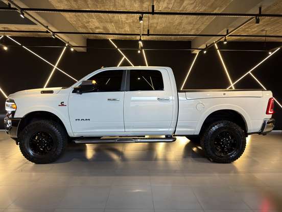 RAM-3500-6.7 I6 TURBO DIESEL LARAMIE CD 4X4 AUTOMÁTICO RAM-3500-2022