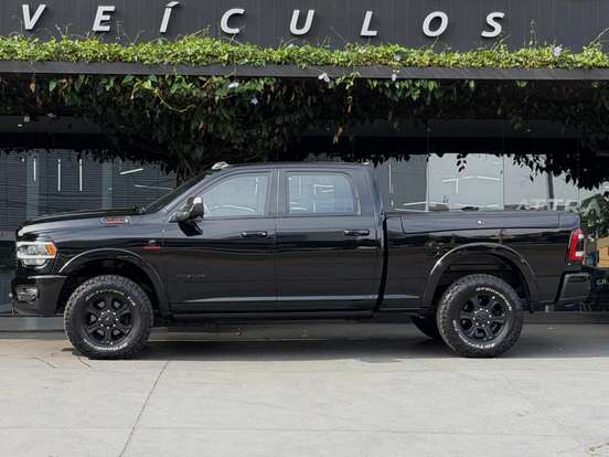 RAM-3500-6.7 I6 TURBO DIESEL LARAMIE NIGHT EDITION CD 4X4 AUTOMÁTICO RAM-3500-2022
