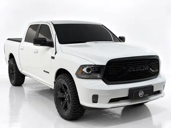 RAM-CLASSIC-5.7 V8 GASOLINA LARAMIE NIGHT EDITION CD 4X4 AUTOMÁTICO RAM-CLASSIC-2023