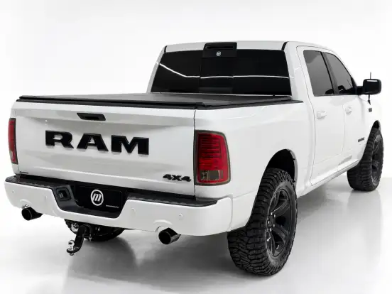 RAM-CLASSIC-5.7 V8 GASOLINA LARAMIE NIGHT EDITION CD 4X4 AUTOMÁTICO RAM-CLASSIC-2023