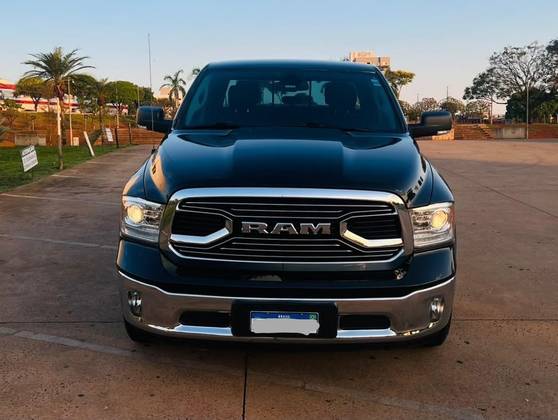 RAM CLASSIC 5.7 V8 GASOLINA LARAMIE CD 4X4 AUTOMÁTICO