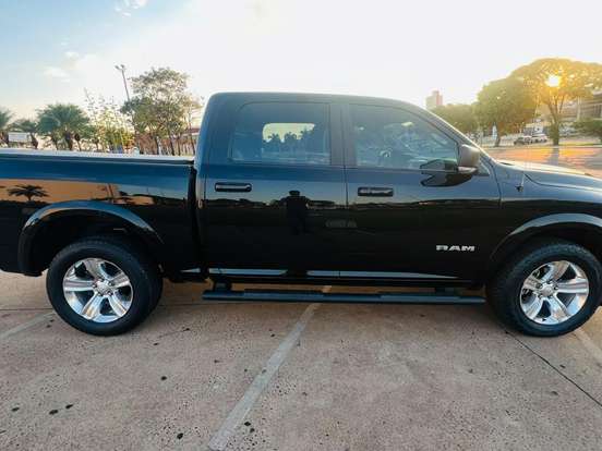 RAM-CLASSIC-5.7 V8 GASOLINA LARAMIE CD 4X4 AUTOMÁTICO RAM-CLASSIC-2023