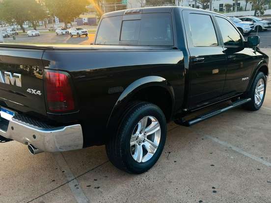 RAM-CLASSIC-5.7 V8 GASOLINA LARAMIE CD 4X4 AUTOMÁTICO RAM-CLASSIC-2023