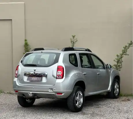 RENAULT-DUSTER-2014