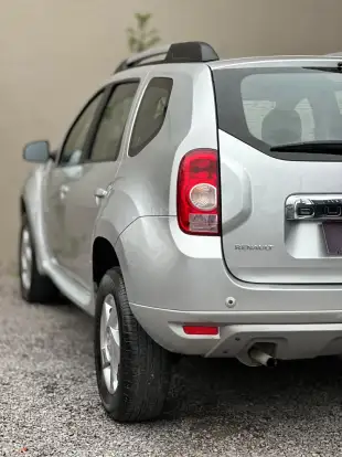 RENAULT-DUSTER-2014