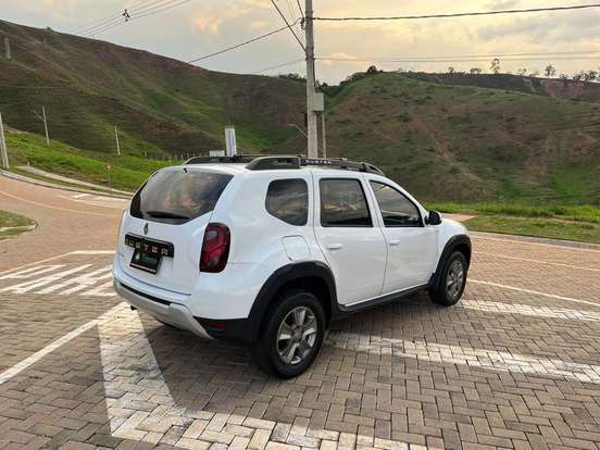 RENAULT-DUSTER-2019