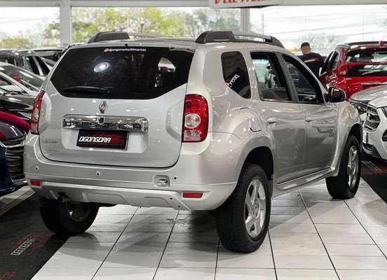 RENAULT-DUSTER-2014