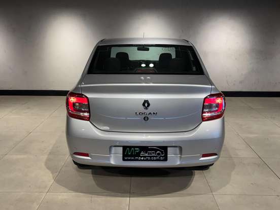 RENAULT-LOGAN-2024