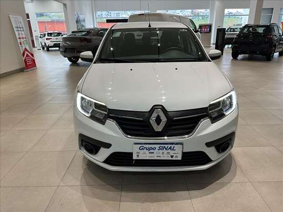 RENAULT-LOGAN-2020