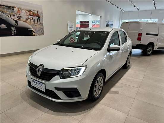 RENAULT-LOGAN-2020