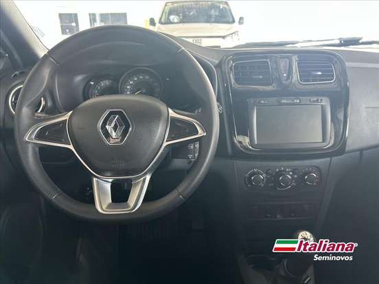 RENAULT-LOGAN-2024
