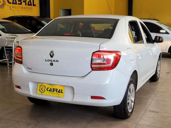 RENAULT-LOGAN-2024