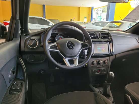RENAULT-LOGAN-2024