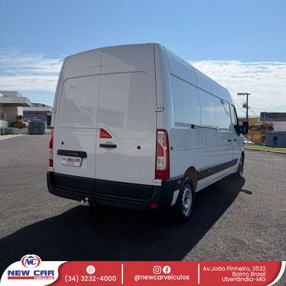RENAULT-MASTER-2025