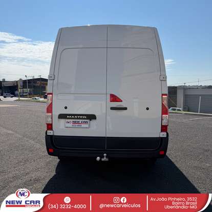 RENAULT-MASTER-2025