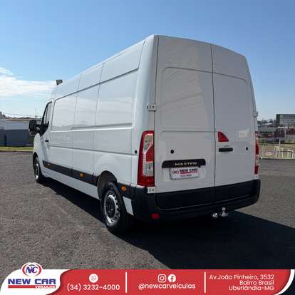RENAULT-MASTER-2025