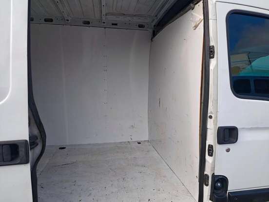 RENAULT-MASTER-2012