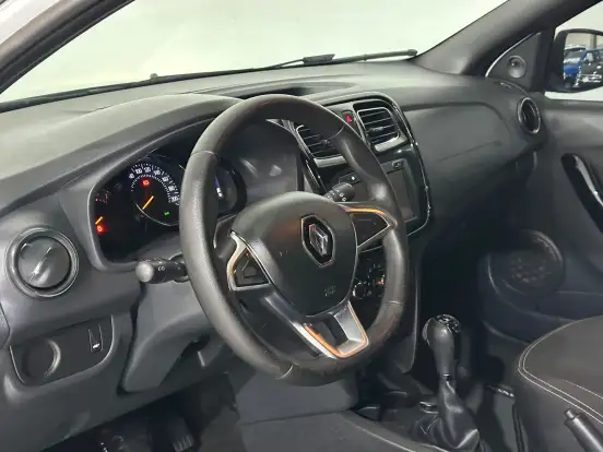 RENAULT-SANDERO-2019