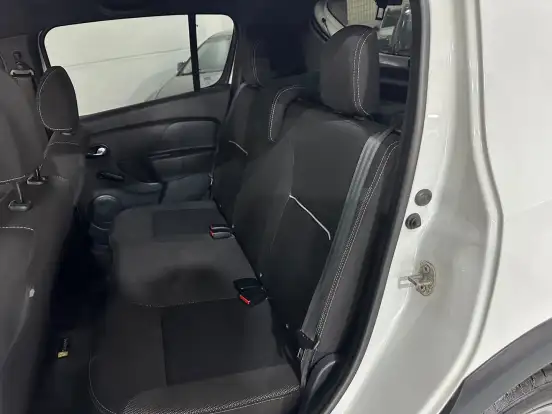RENAULT-SANDERO-2019