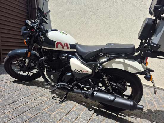 ROYAL ENFIELD-SHOTGUN 650 STENCIL WHITE-2025