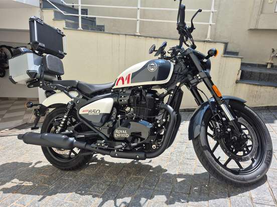 ROYAL ENFIELD-SHOTGUN 650 STENCIL WHITE-2025
