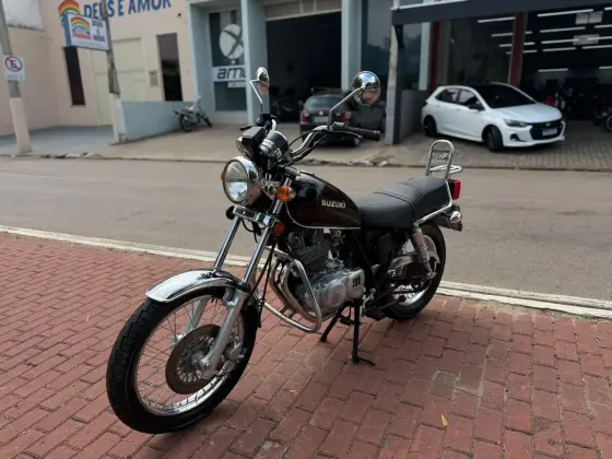 SUZUKI INTRUDER 250 