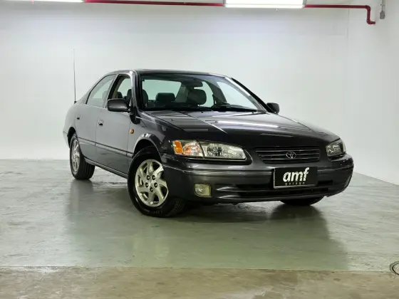 Toyota Camry 3.0 XLE V6 24V Gasolina 4P Automático