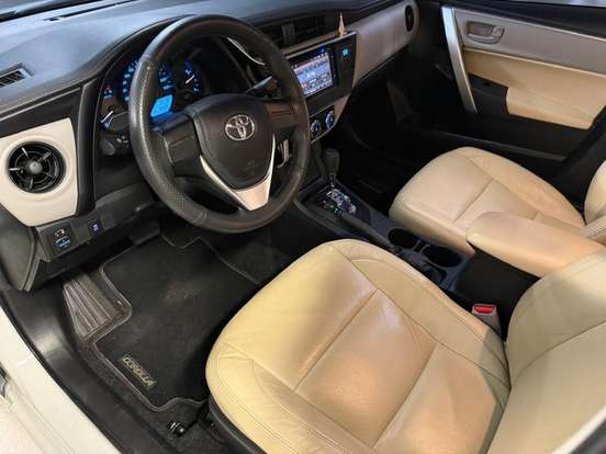 TOYOTA-COROLLA-2018