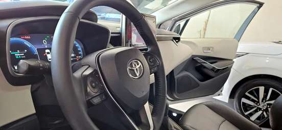 TOYOTA-COROLLA-2023